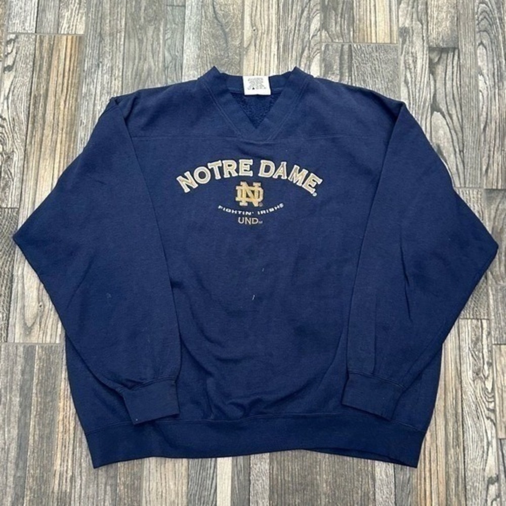 🏈 Vintage‎ NOTRE DAME Fighting Irish Embroidered Crewneck Sweatshirt Lee Sport